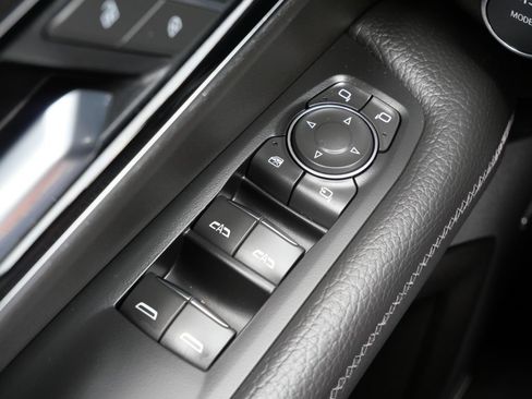 Used 2025 GMC Yukon XL Denali AWD/4WD image 29