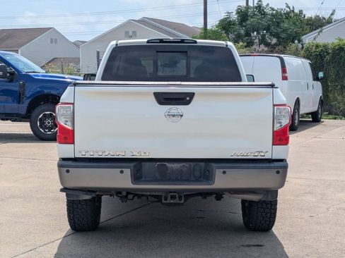 Used 2017 Nissan Titan PRO-4X AWD/4WD image 7