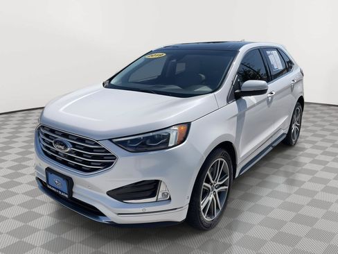 Used 2019 Ford Edge Titanium w/ Equipment Group 301A AWD/4WD image 10
