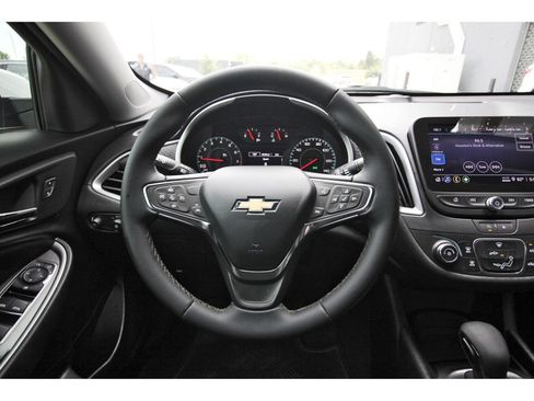 Used 2024 Chevrolet Malibu RS FWD image 16