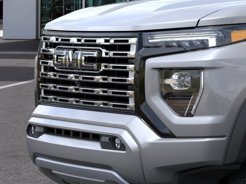New 2026 GMC Canyon Denali w/ LPO, Black Badging Package AWD/4WD image 13