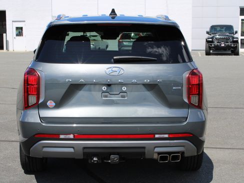 Used 2024 Hyundai Palisade SEL w/ Premium Package AWD/4WD image 9