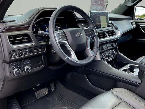 Used 2024 Chevrolet Tahoe Z71 w/ Luxury Package AWD/4WD image 17