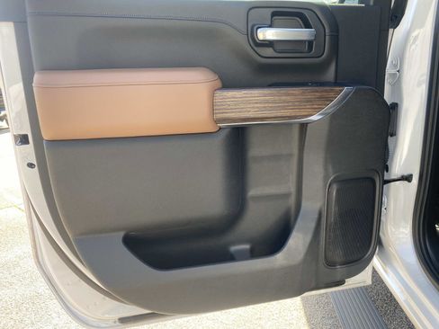 Used 2020 Chevrolet Silverado 3500 High Country image 19