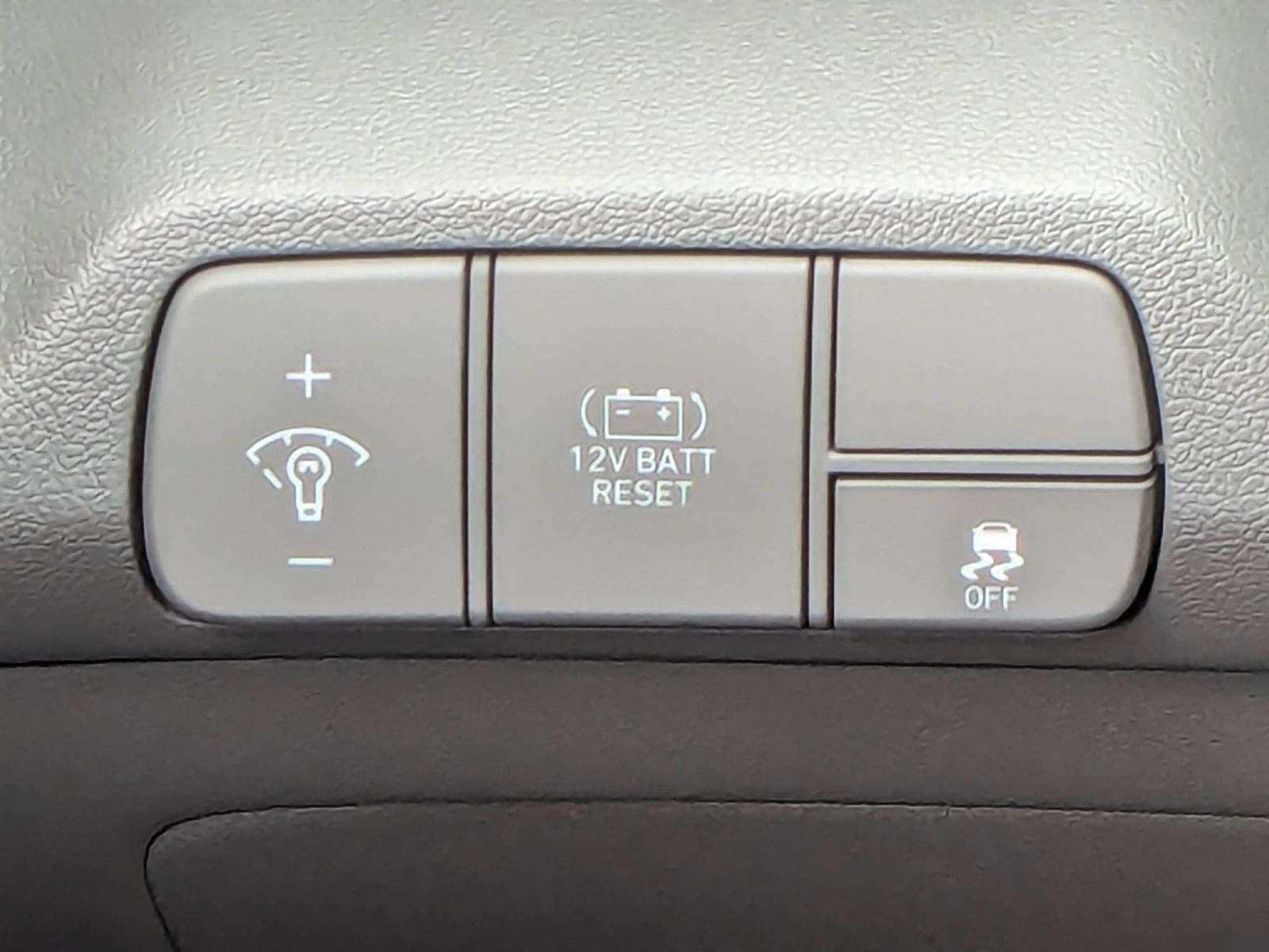 New 2025 Hyundai Elantra SEL FWD image 33
