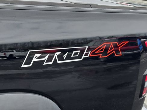 Used 2022 Nissan Frontier PRO-4X w/ Pro-4X Premium Package image 18