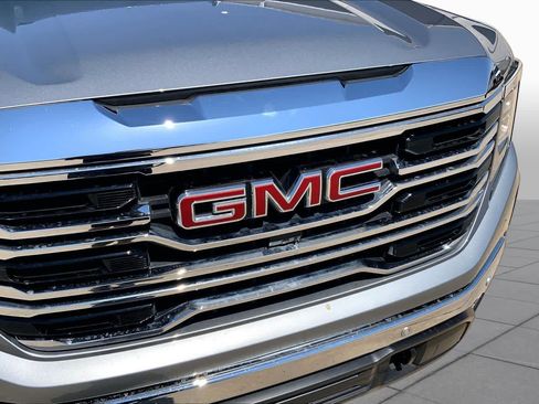 Used 2024 GMC Sierra 1500 SLT AWD/4WD image 30