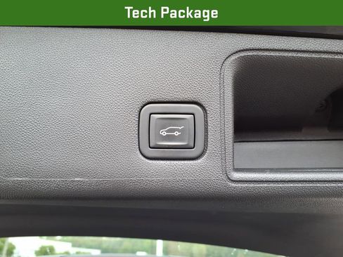 Certified 2023 GMC Terrain Denali w/ Denali Premium Package AWD/4WD image 18