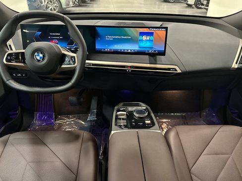 Used 2026 BMW iX xDrive45 w/ Premium Package AWD/4WD image 15