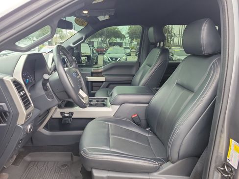 Certified 2022 Ford F250 Lariat w/ Tremor Off-Road Package image 8