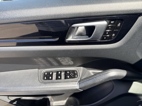 Used 2019 Porsche Cayenne S AWD/4WD image 18