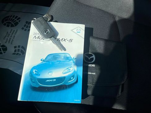 Used 2012 MAZDA MX-5 Miata Touring w/ Appearance Pkg RWD image 34