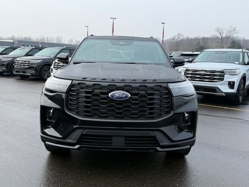 New 2026 Ford Explorer ST-Line image 2