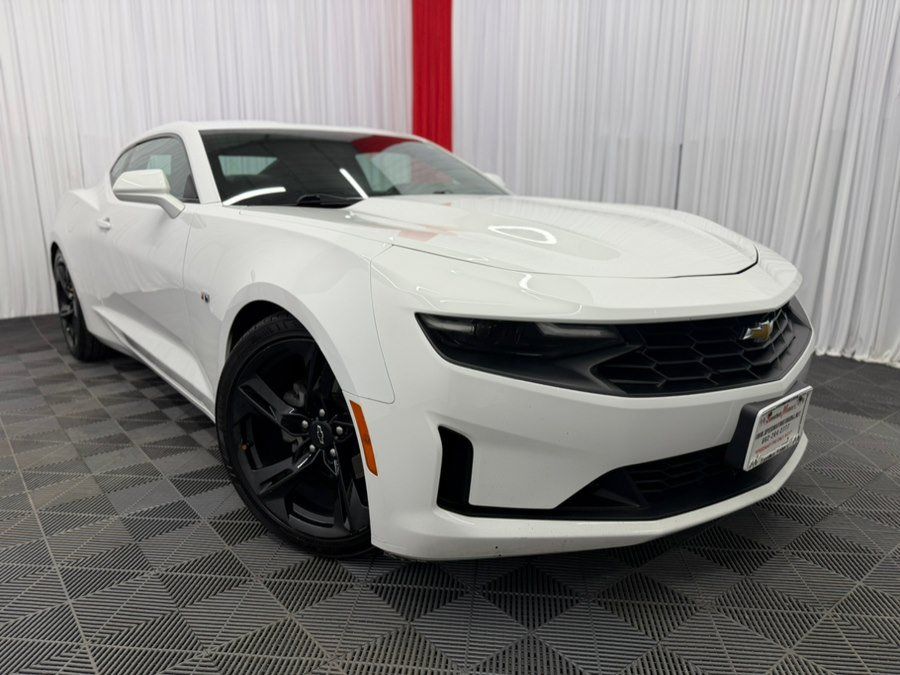 Used 2021 Chevrolet Camaro LT RWD image 1