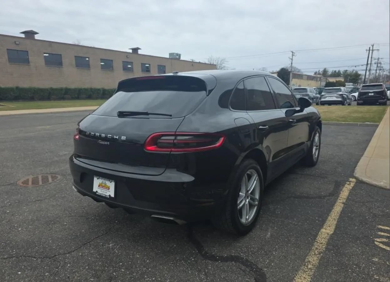Used 2018 Porsche Macan Sport Edition AWD/4WD image 47