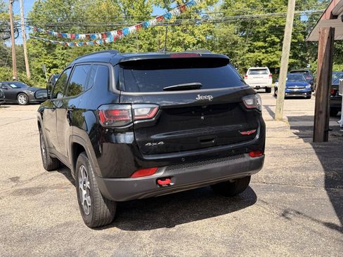 Used 2022 Jeep Compass Trailhawk w/ Trailhawk Elite Group AWD/4WD image 5