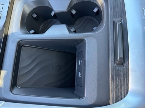 New 2025 Nissan Armada Platinum Reserve image 16