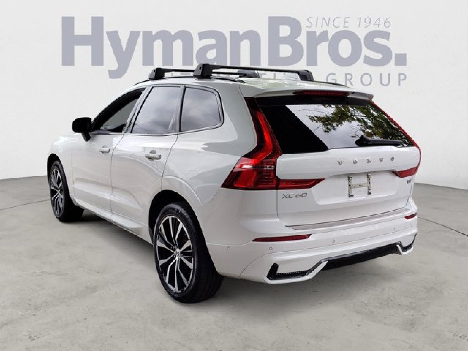 Used 2023 Volvo XC60 B5 Plus w/ Climate Package FWD image 5