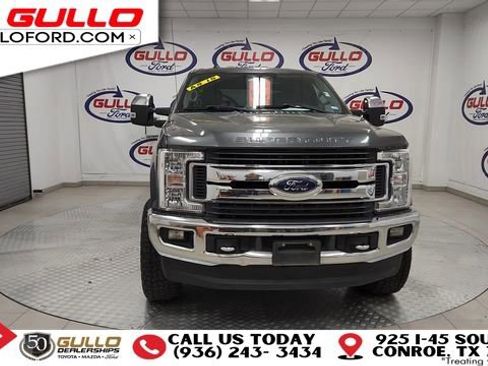 Used 2017 Ford F250 XLT w/ XLT Premium Package image 3