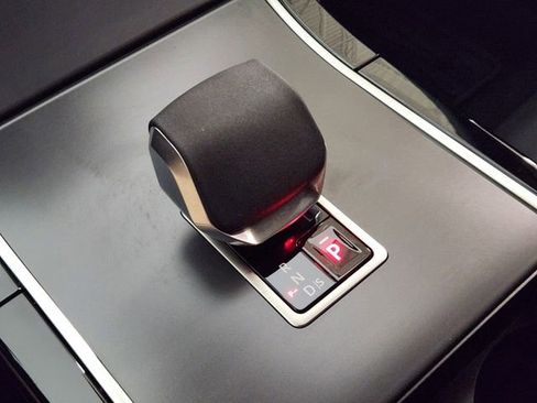 Used 2026 Land Rover Range Rover Evoque S image 19