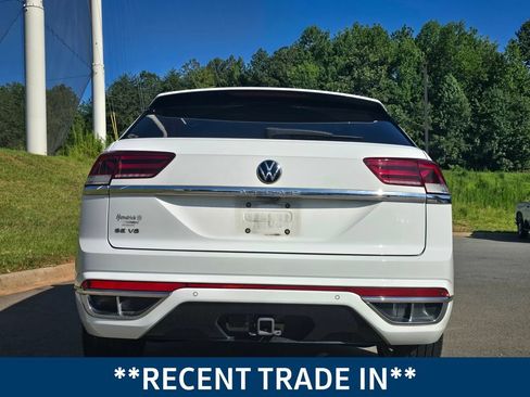 Used 2021 Volkswagen Atlas Cross Sport SE FWD image 3