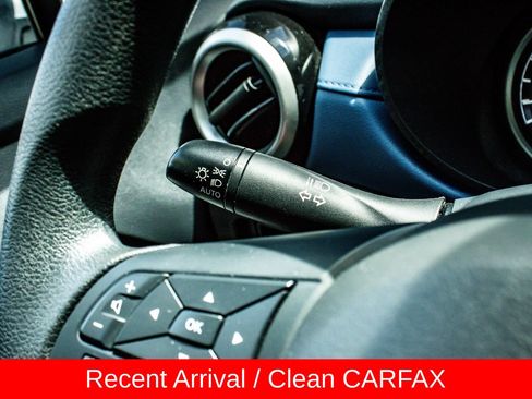Used 2025 Nissan Versa SV FWD image 21
