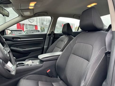 Used 2022 Nissan Altima 2.5 SV AWD/4WD image 12