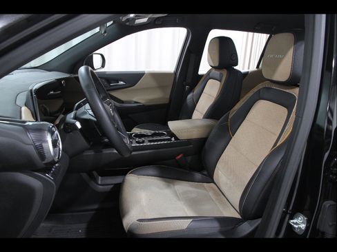 Used 2026 Chevrolet Equinox ACTIV AWD/4WD image 5