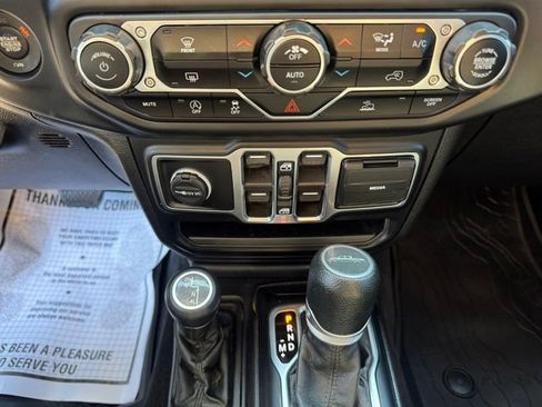 Used 2021 Jeep Gladiator Sport AWD/4WD image 16