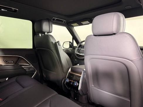 Used 2025 Land Rover Range Rover SE AWD/4WD image 29