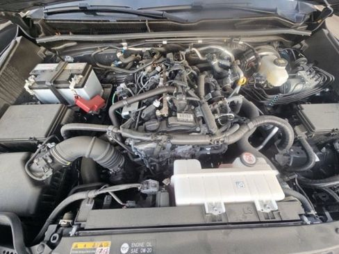 Used 2025 Toyota 4Runner SR5 AWD/4WD image 17