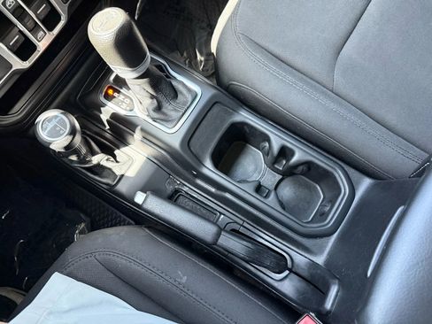 Used 2020 Jeep Wrangler Unlimited Sport S image 27