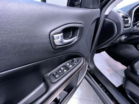 Used 2020 Jeep Compass Limited AWD/4WD image 12