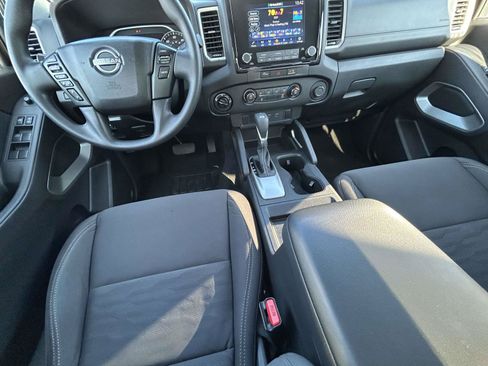 Used 2024 Nissan Frontier SV AWD/4WD image 14