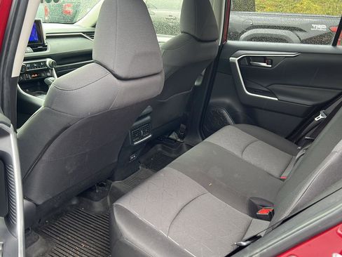 Used 2023 Toyota RAV4 XLE w/ Convenience Package image 6