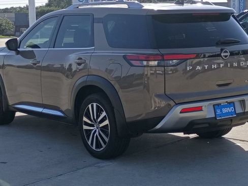 Used 2023 Nissan Pathfinder Platinum FWD image 9