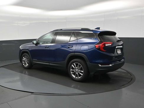 Used 2022 GMC Terrain SLT w/ Tech Package image 6