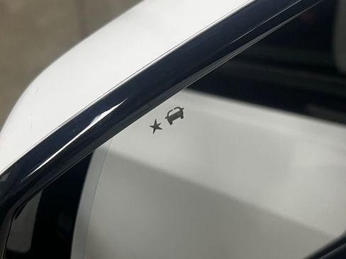 Used 2022 Chevrolet Suburban RST w/ Luxury Package image 16