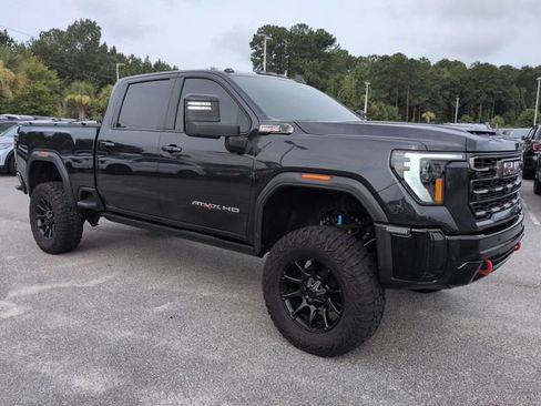 Used 2025 GMC Sierra 2500 AT4X AWD/4WD image 2