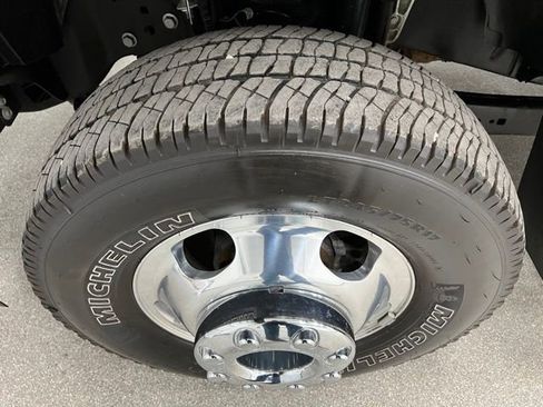 Used 2023 Ford F350 Lariat w/ Tow Technology Package AWD/4WD image 13