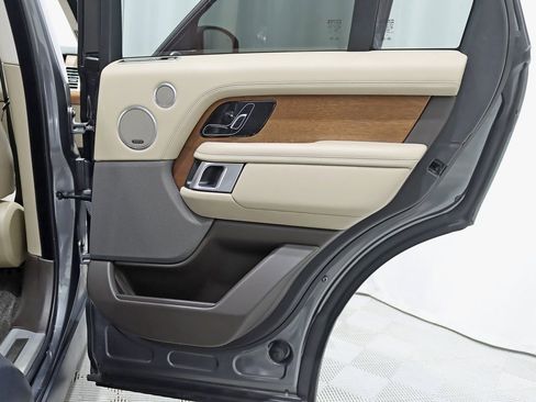 Used 2018 Land Rover Range Rover HSE image 39