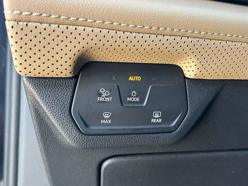 Used 2024 Volkswagen Atlas Cross Sport SE image 20