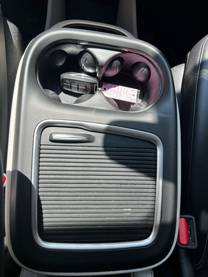 Used 2023 Chrysler Pacifica Touring-L FWD image 30