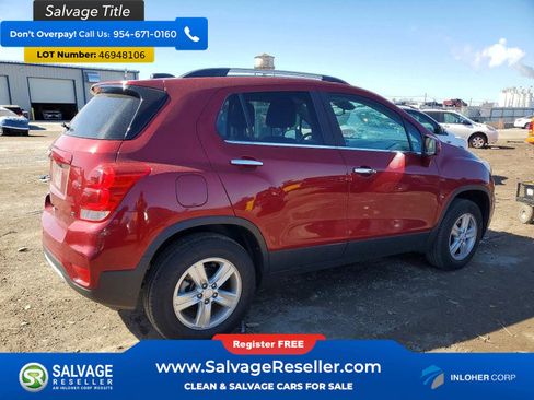 Used 2019 Chevrolet Trax LT w/ LT Convenience Package image 4