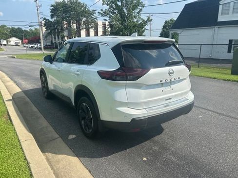 Used 2026 Nissan Rogue SV FWD image 14