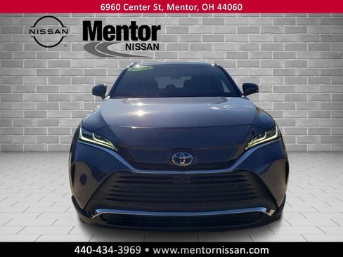 Used 2021 Toyota Venza Limited image 2