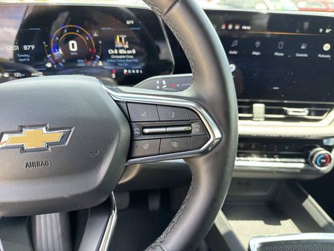 Used 2025 Chevrolet Equinox LT AWD/4WD image 23