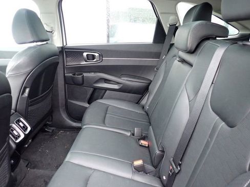 Certified 2024 Kia Sorento S w/ Panoramic Sunroof Package AWD/4WD image 9