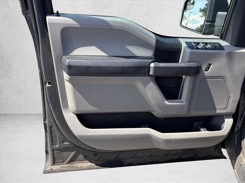 Used 2017 Ford F150 XL w/ Equipment Group 101A Mid RWD image 11