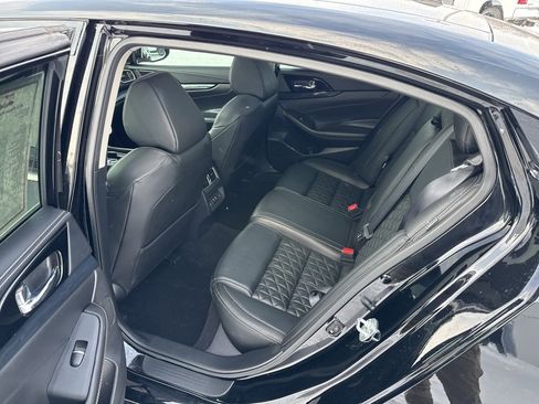 Used 2023 Nissan Maxima Platinum image 12